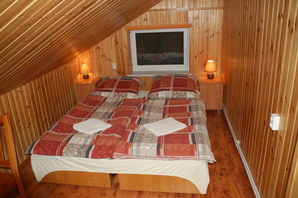 Agroturystyka Pod Swierkami Nadrybie Zimmer foto